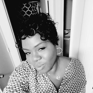 Meet your Posher, Yvonne